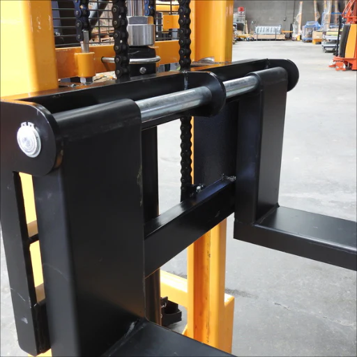 Manual Hand Stacker Lifter Lifting 1600mm Capacity 1T - Image 5